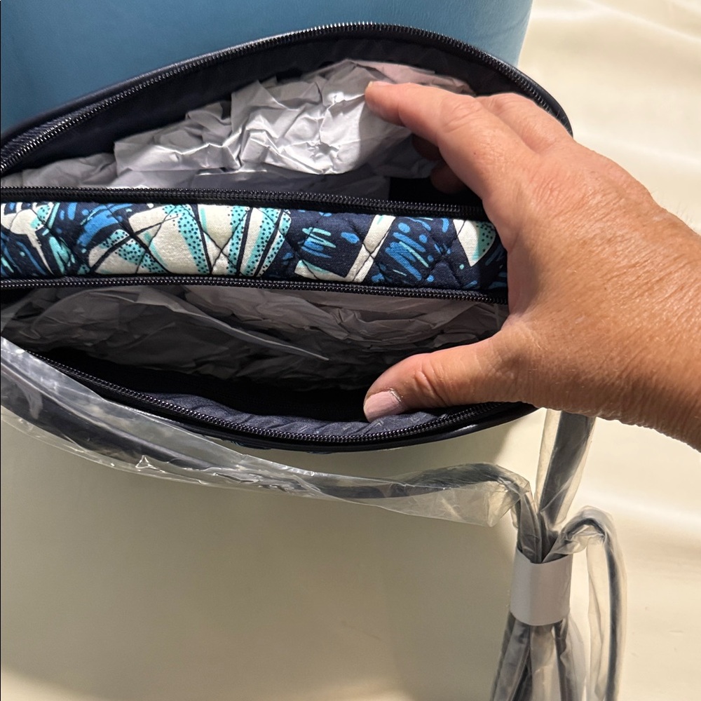 Vera Bradley Shore Enough crossbody Quilted Bag - Picture 5 of 5